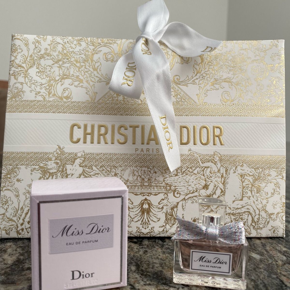 Christian Dior Miss Dior ギフトボックス Kit Coffret Dior Miss Dior Feminino Eau de Parfum ! Sephora