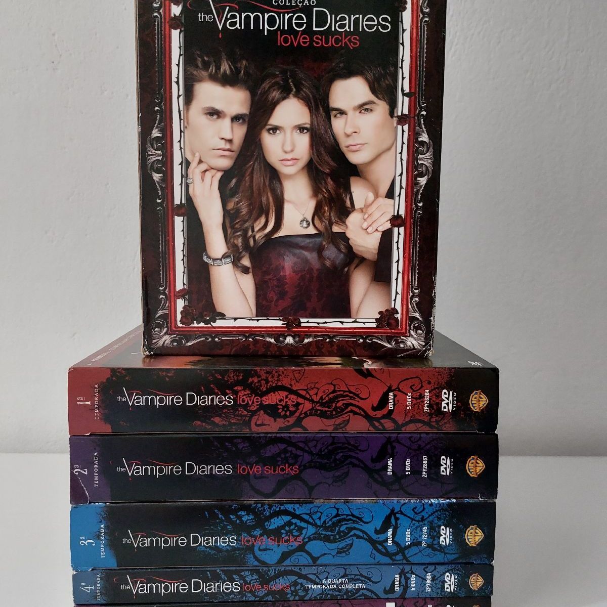 Box The Vampire Diaries 1, 2, 3, 4 e 5 Temporada (dvd Diários de Um  Vampiro) | Filme e Série Warner Bros Usado 86863642 | enjoei