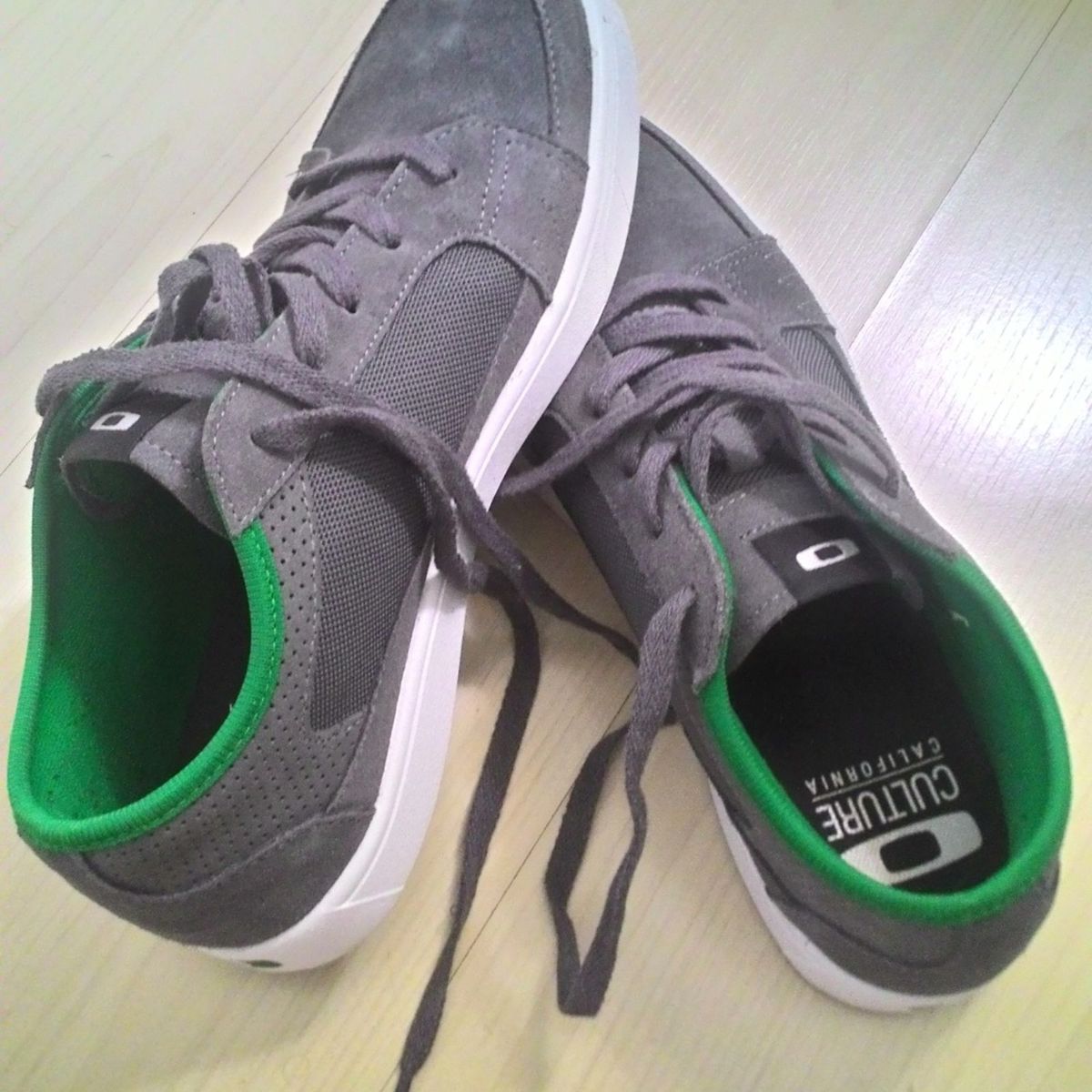 tênis oakley westcliff cinza