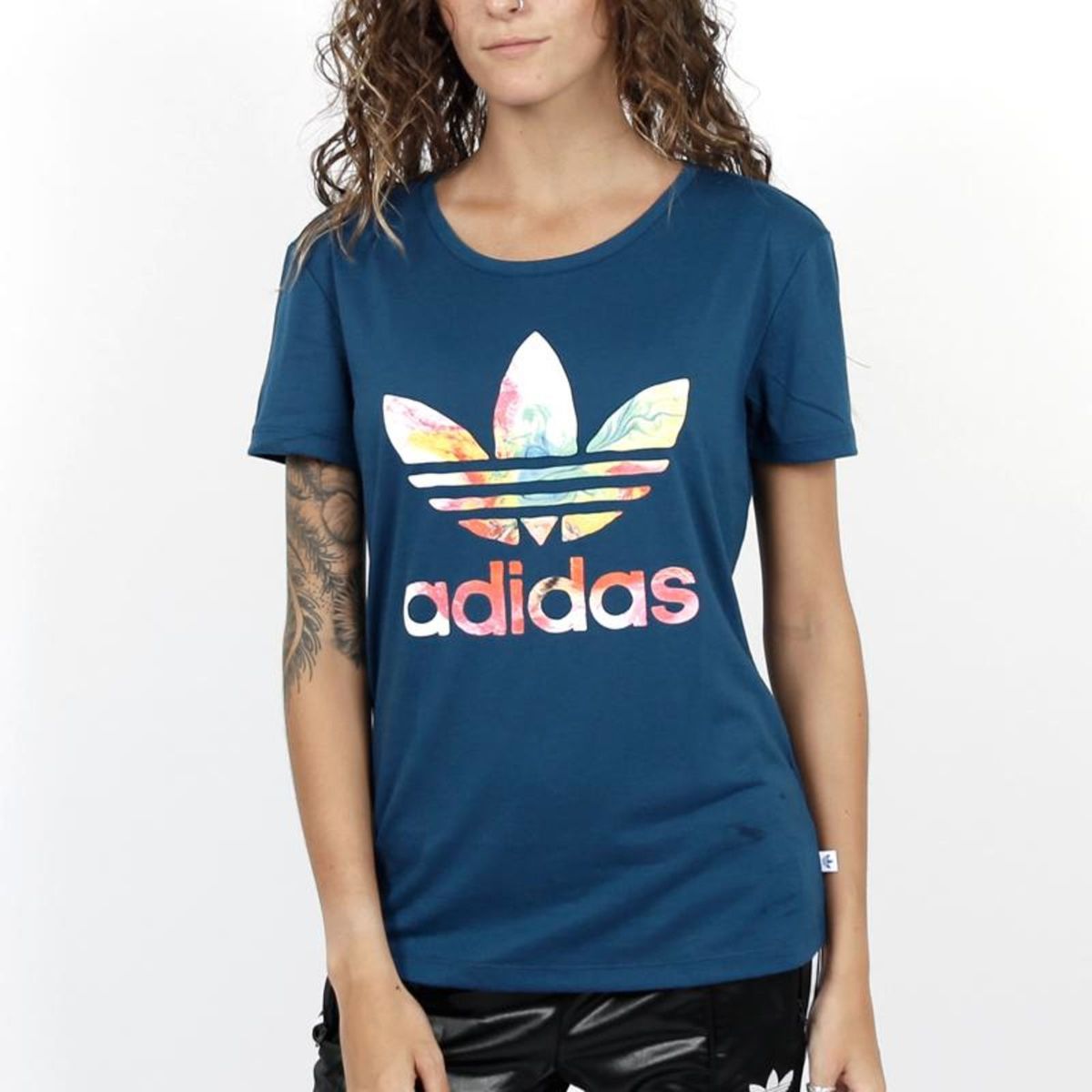 camiseta adidas feminina azul