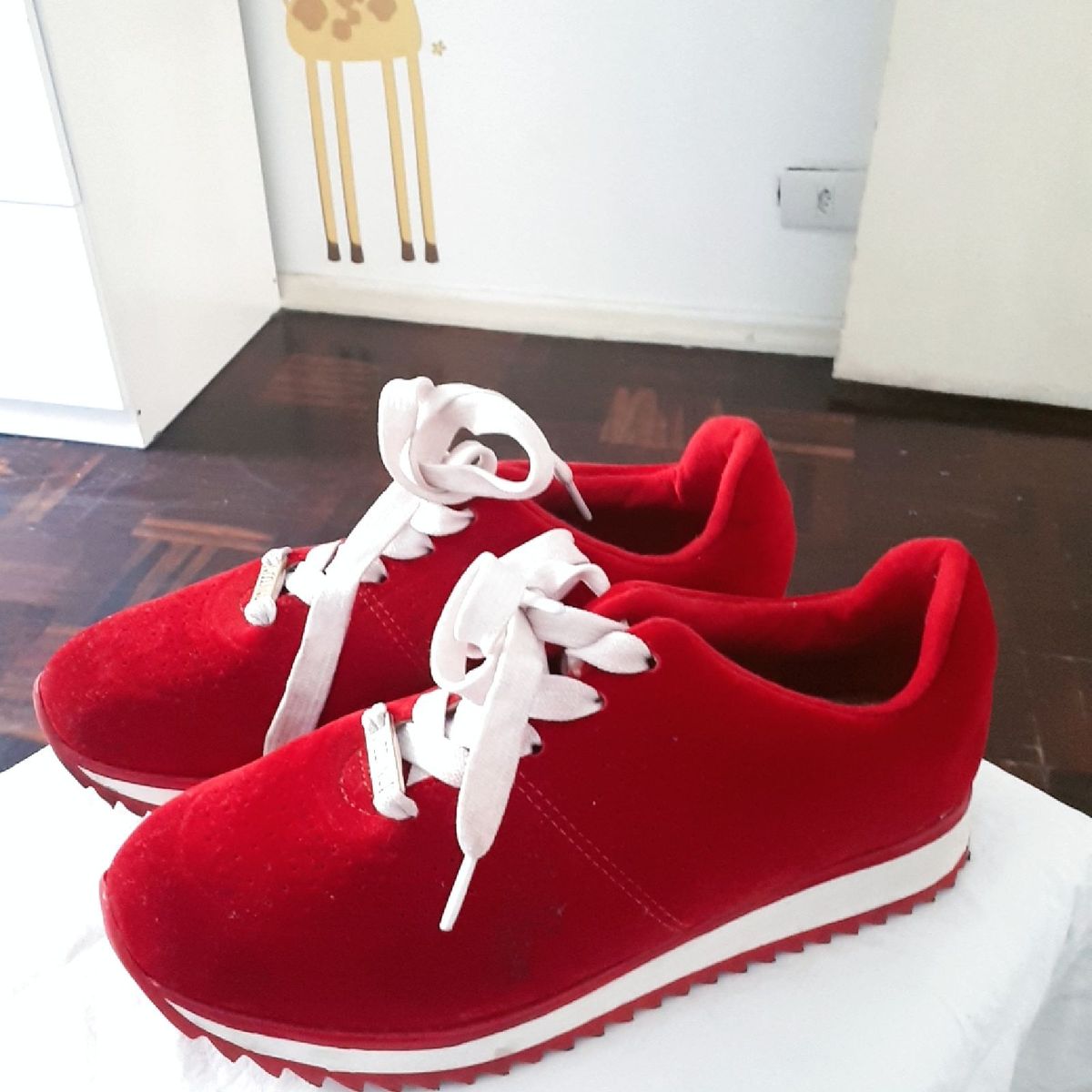 tenis vizzano vermelho camurça