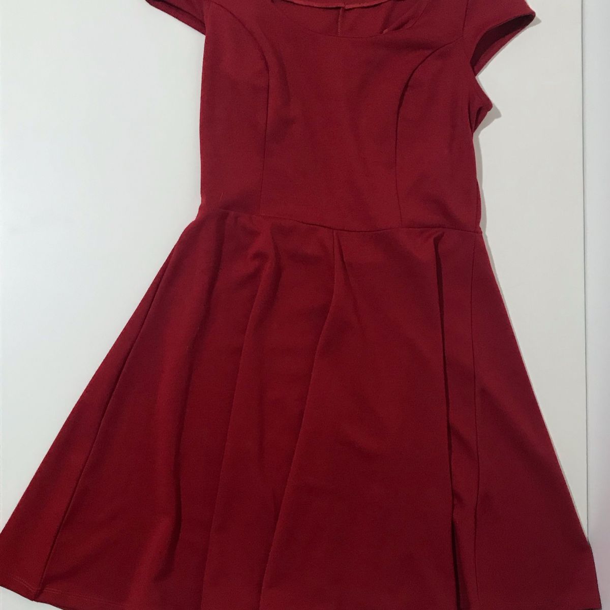 vestido rodado acinturado vermelho