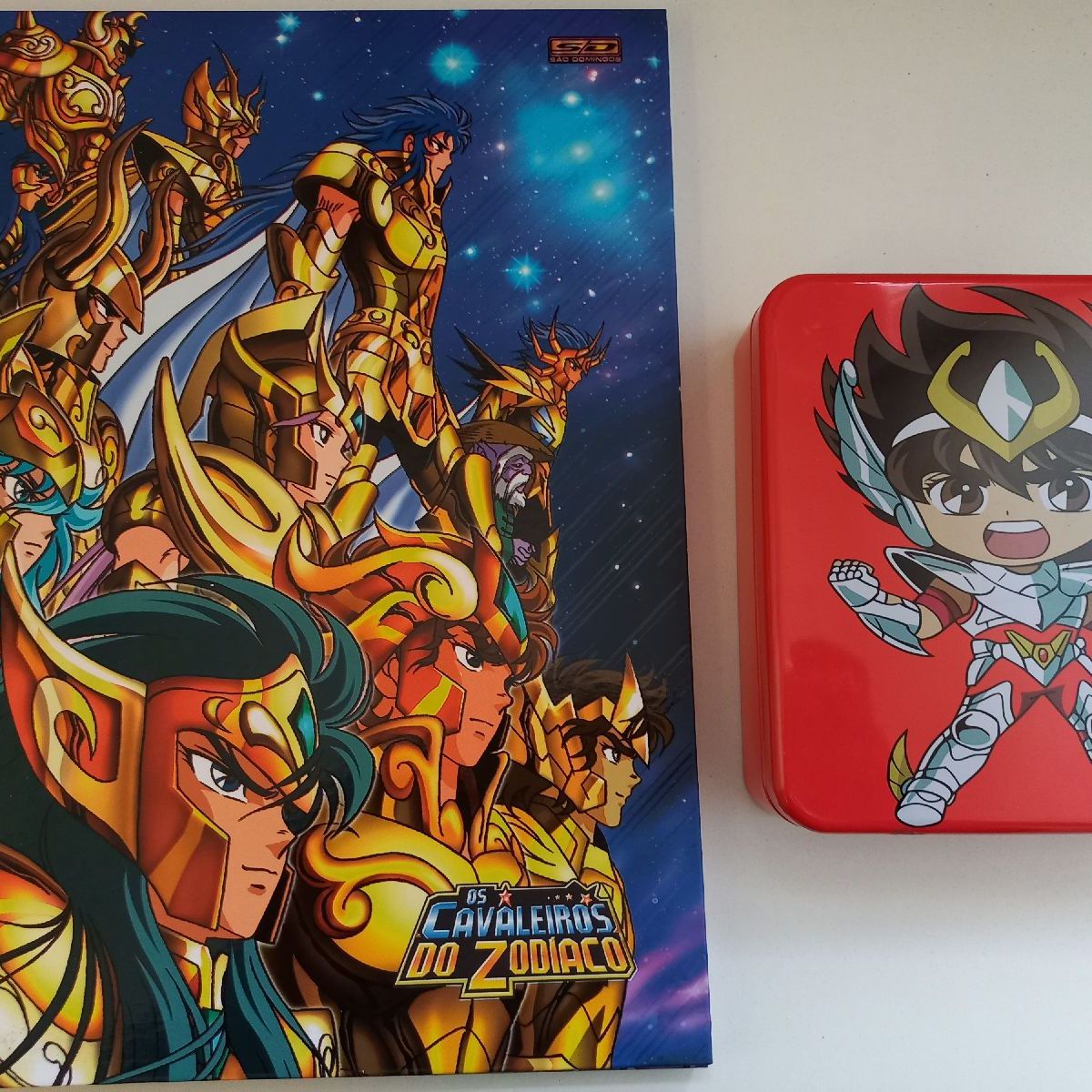 Kit Cdz Cavaleiros do Zodiáco + Porta Treco Seya, Novos | Item de