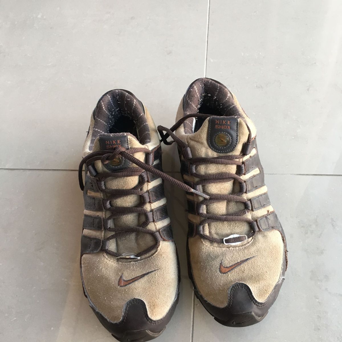nike shox marrom