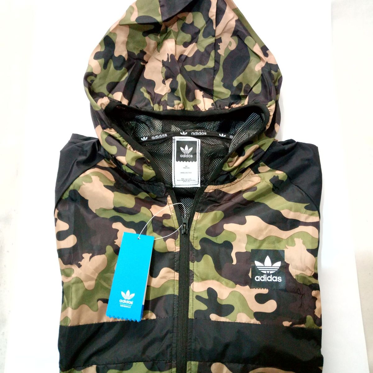 agasalho camuflado adidas