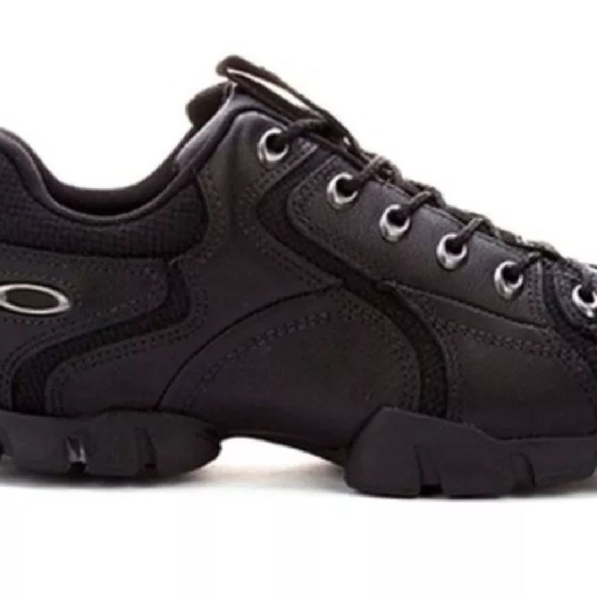 botinha da oakley cinza