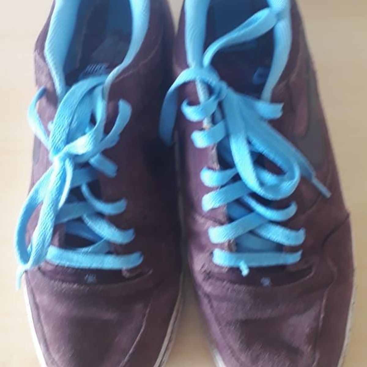 tenis nike camurça vinho