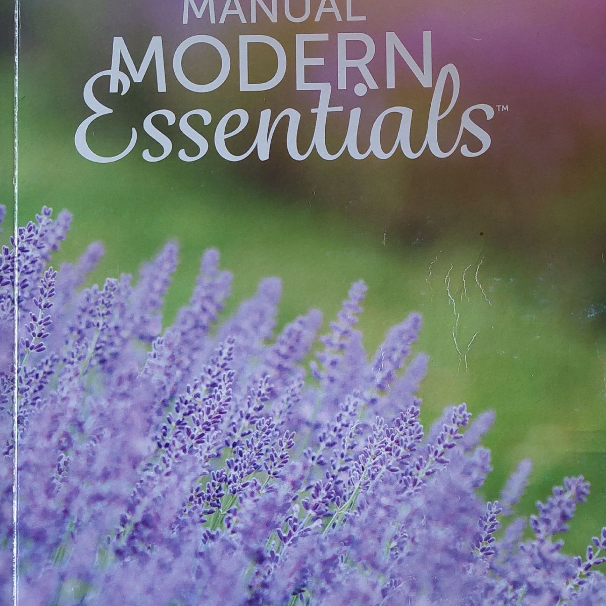 Aromatizandobrasil - O manual Modern Essentials está em estoque! Entrem no  site online para obter seu livro! Sabemos que muitos estão esperando há  muito tempo para ter accesso ao livro. Como parceiros