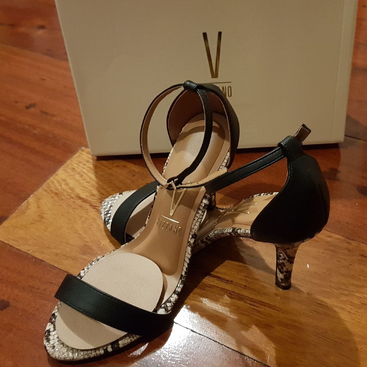 tenis tigrado vizzano