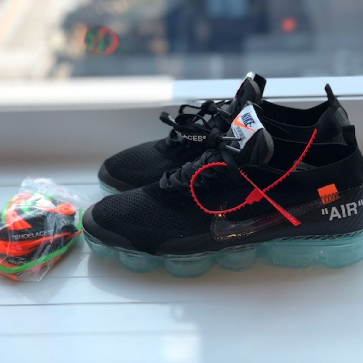 vapormax off white preto