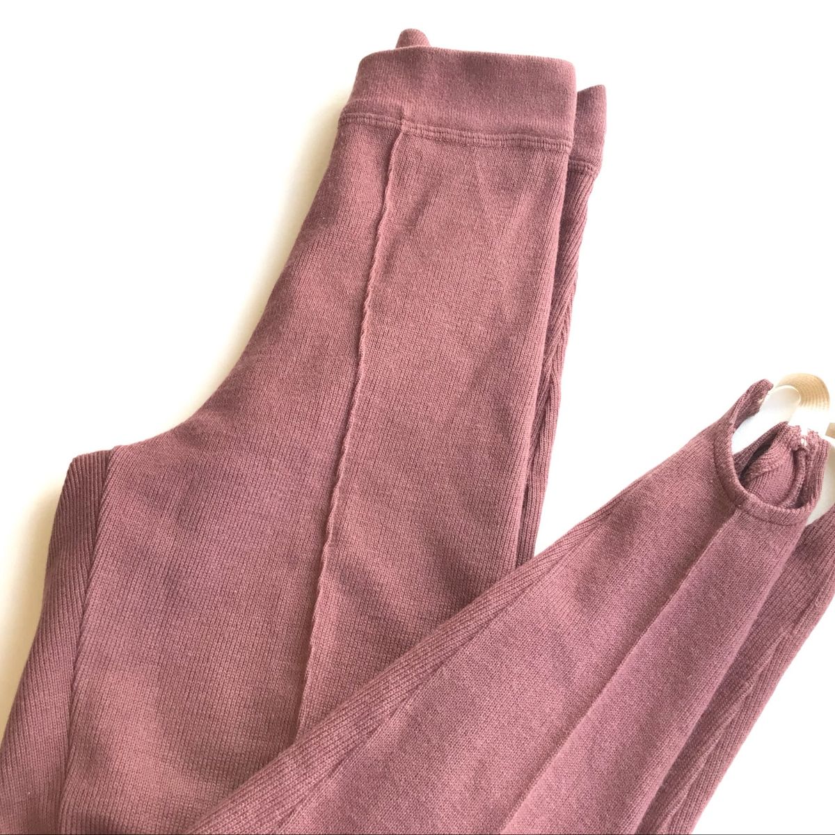 calça de bebe em trico com pezinho