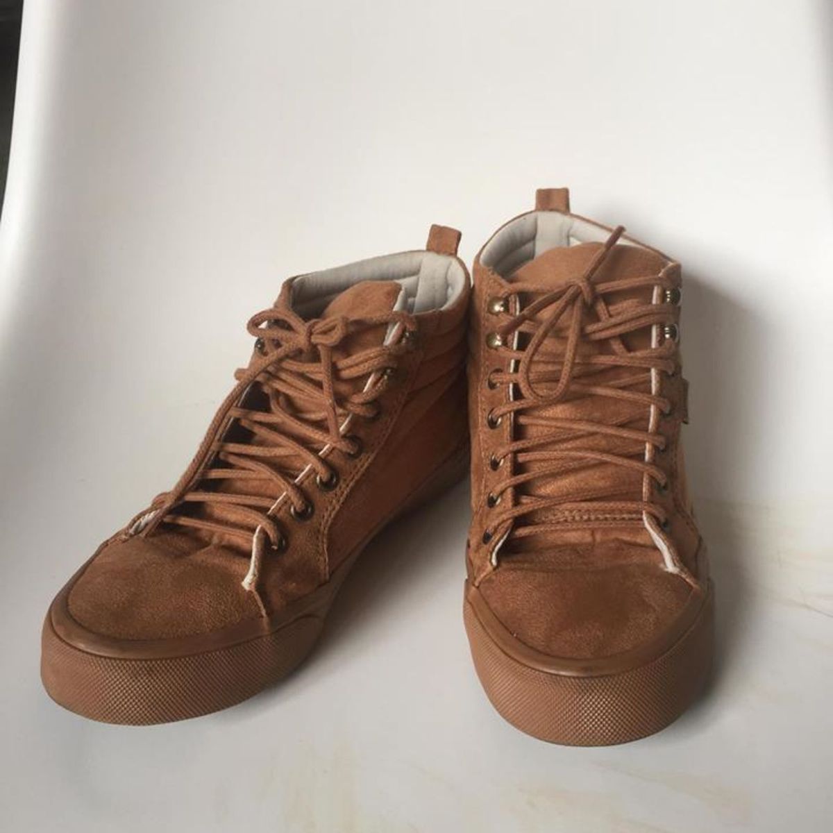 tenis feminino marrom camurça