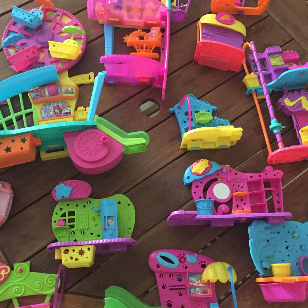 Parque da Polly Montanha Russa - Brinquedo da Polly Pocket em Portugues 