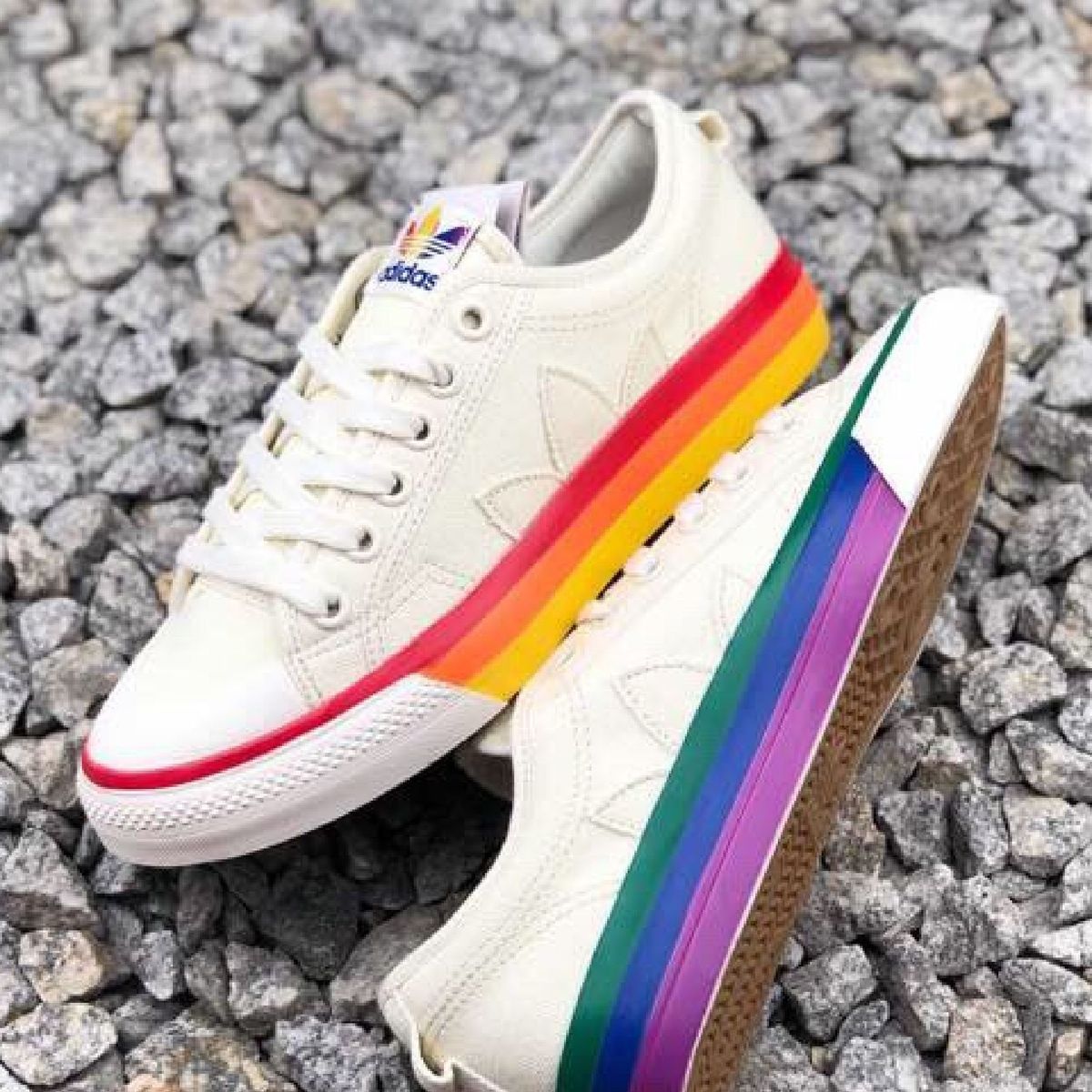 tenis adidas nizza pride