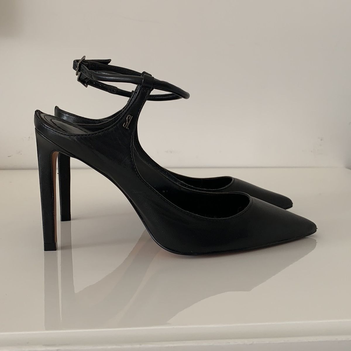 scarpin de abotoar no tornozelo