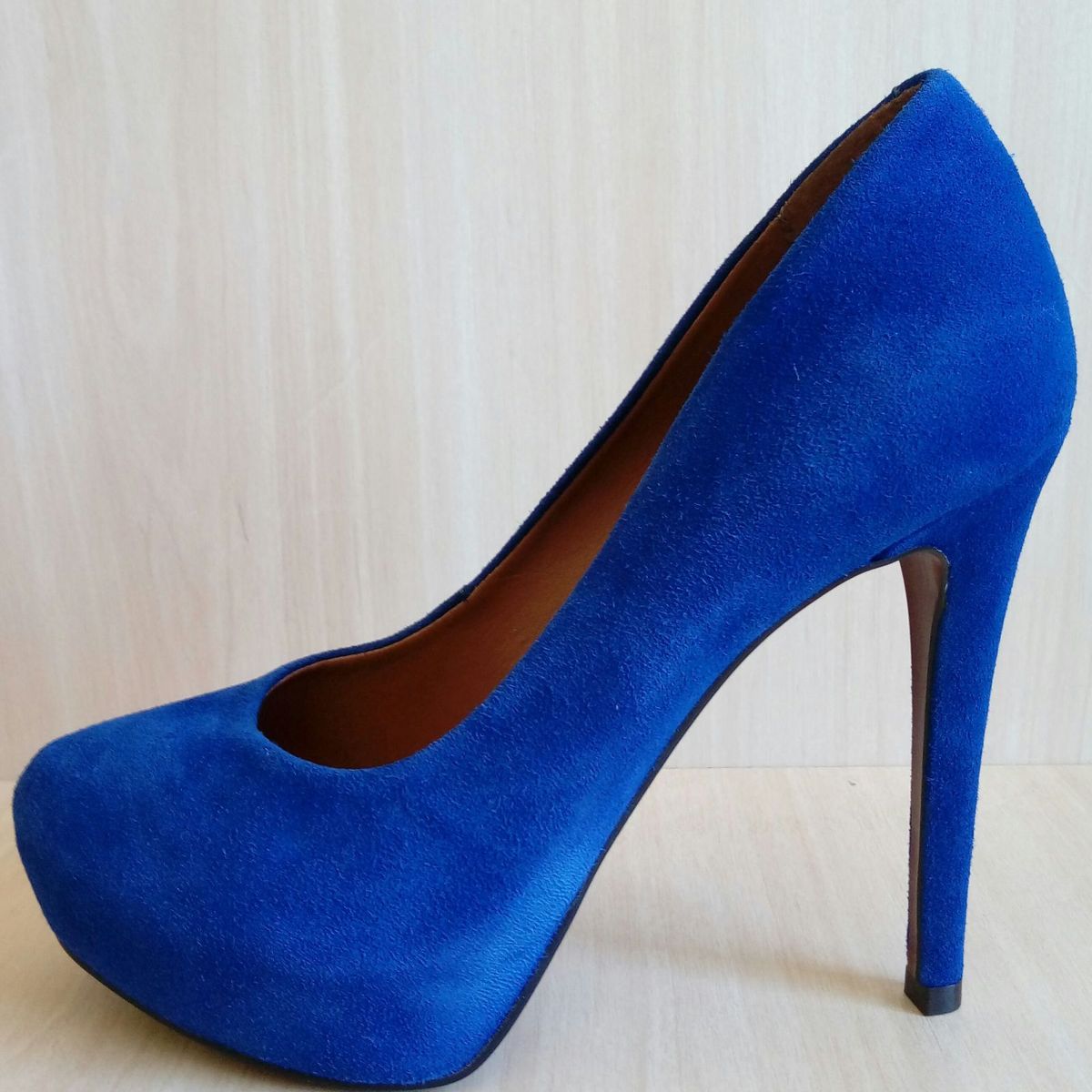 scarpin azul marinho arezzo