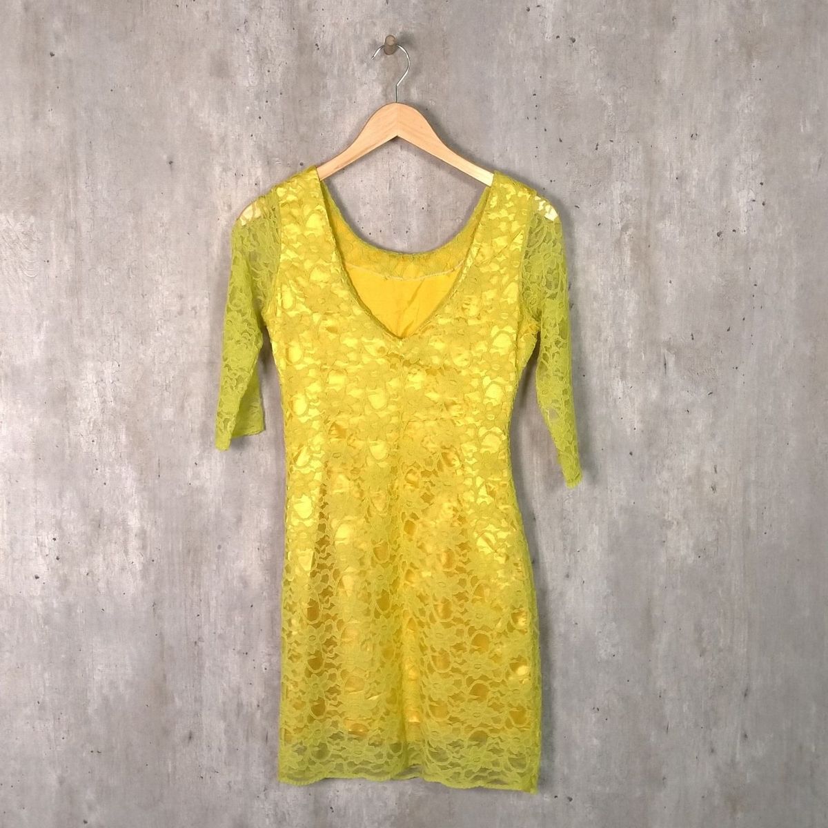 vestido de tule amarelo