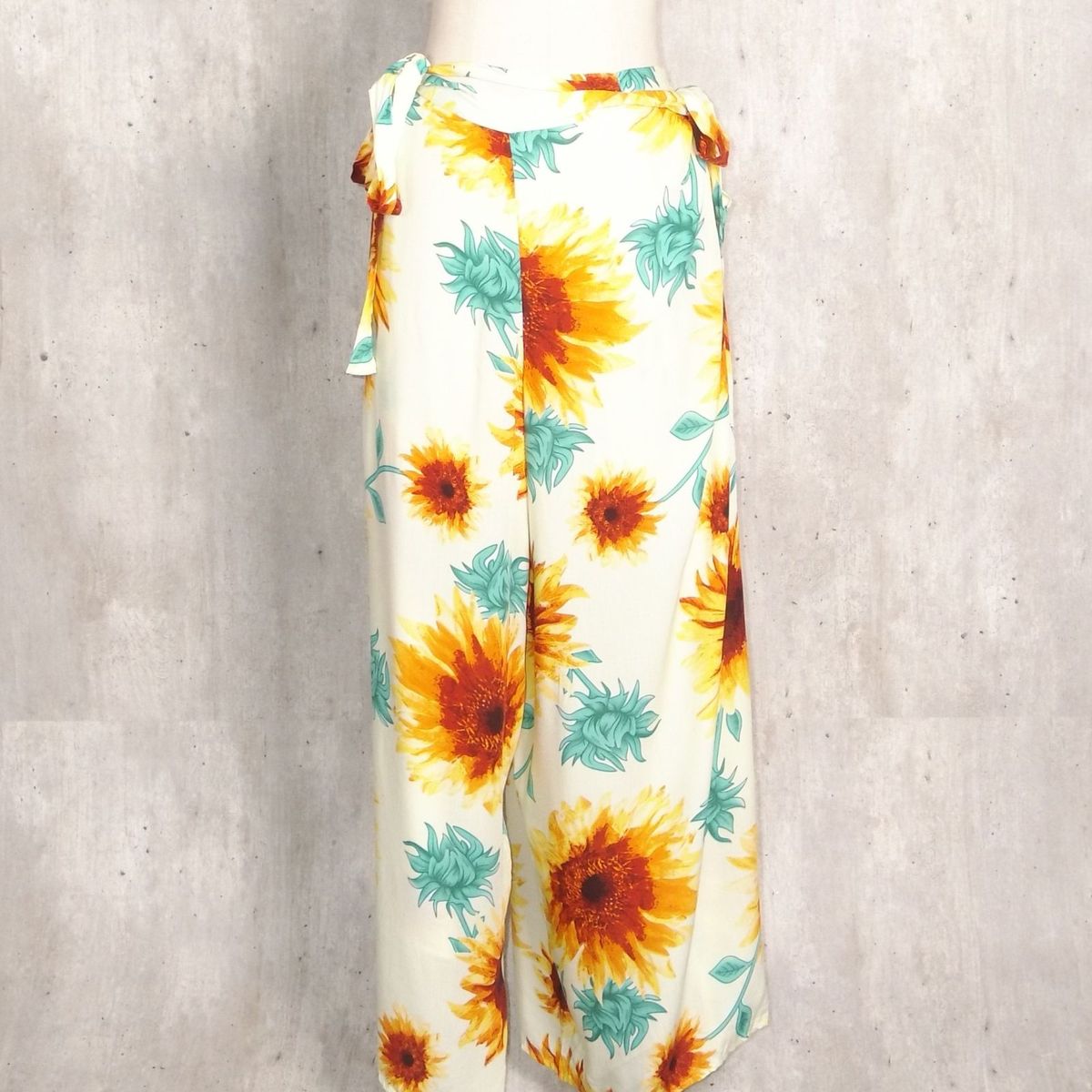 calça pantalona girassol