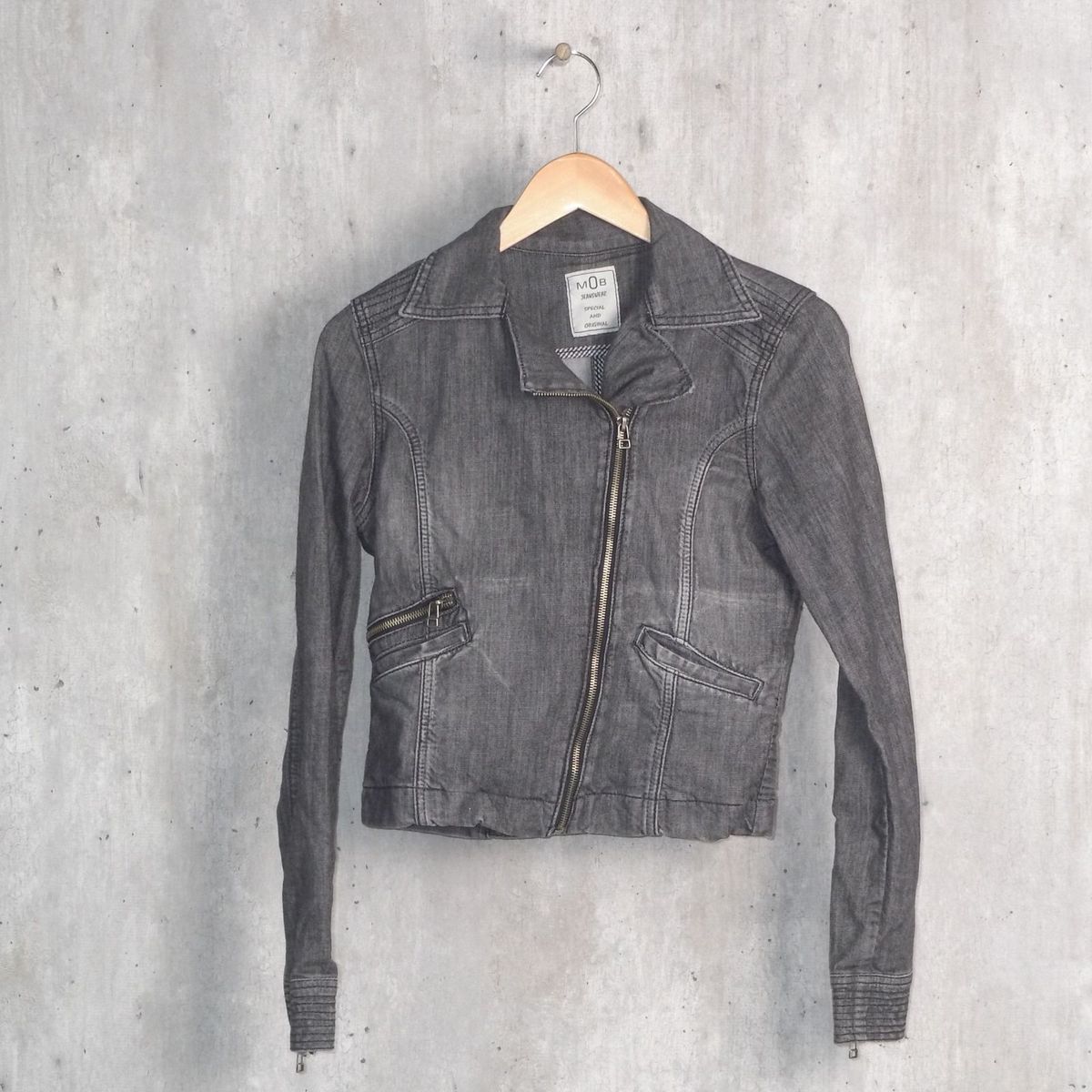 jaqueta jeans cinza feminina