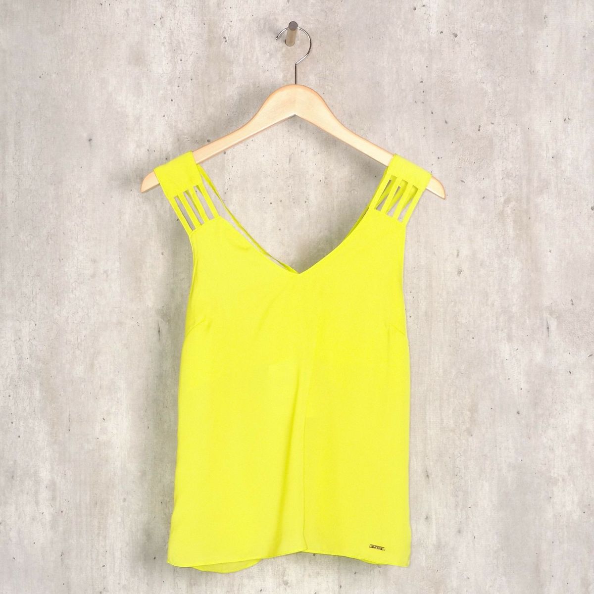 blusa feminina neon