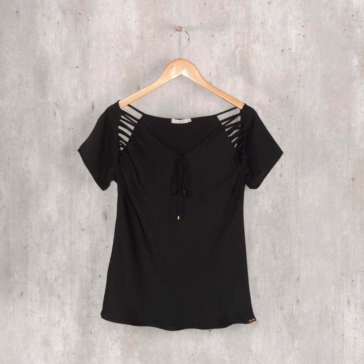 blusa preta linda