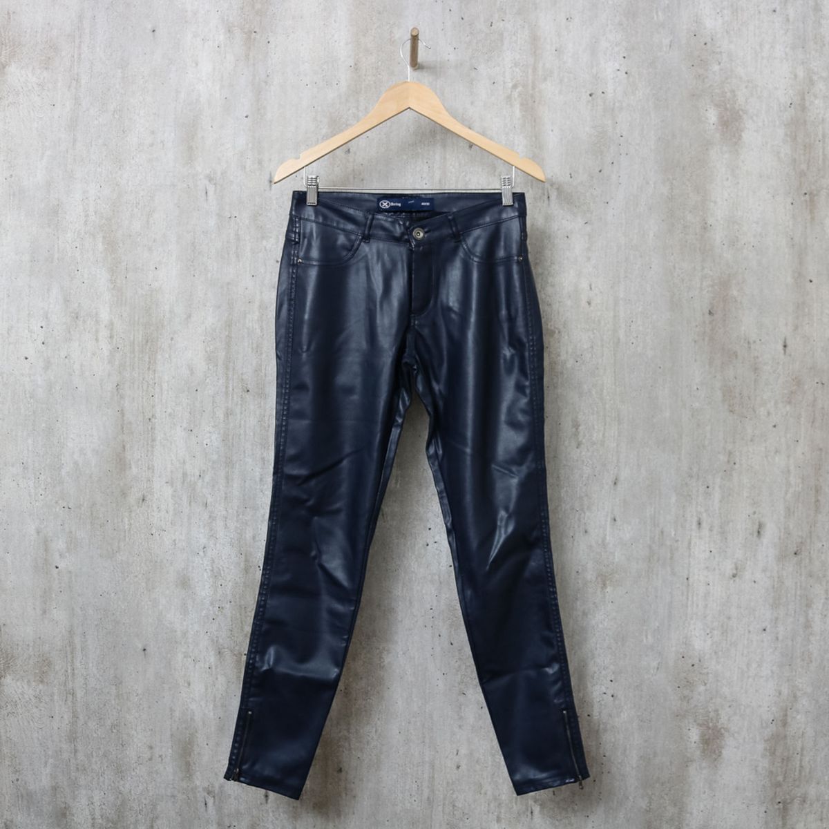 calça couro hering