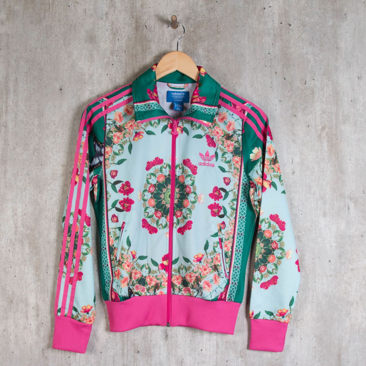 jaqueta adidas colorida