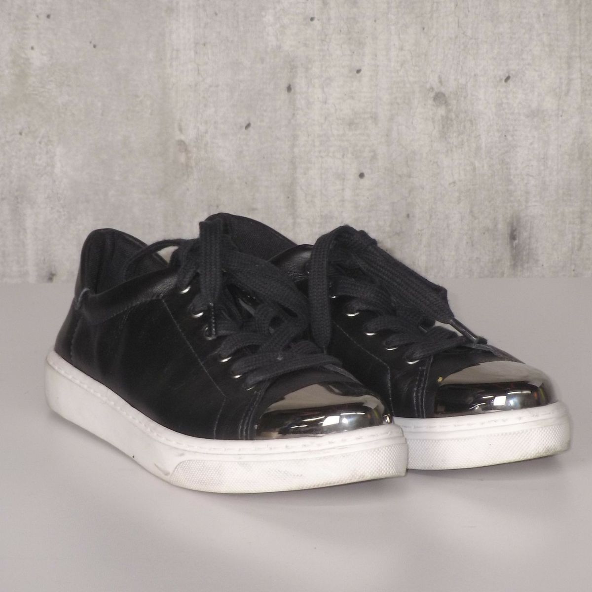 sapato brilhoso feminino preto