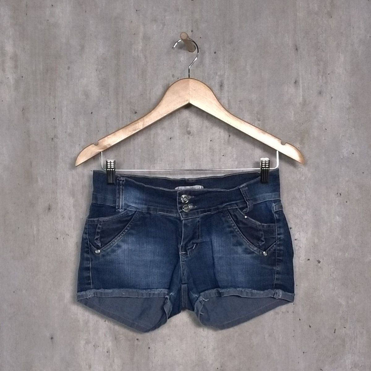 short jeans cos baixo