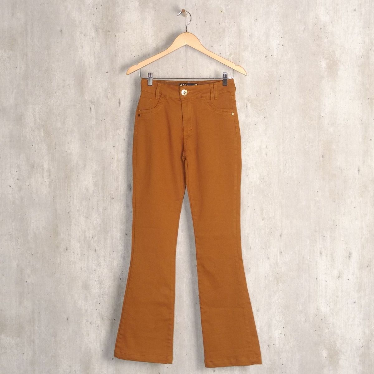 calça flare marrom jeans