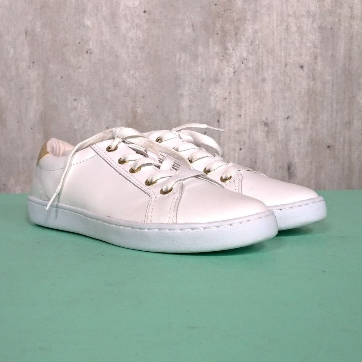 tenis branco feminino estiloso