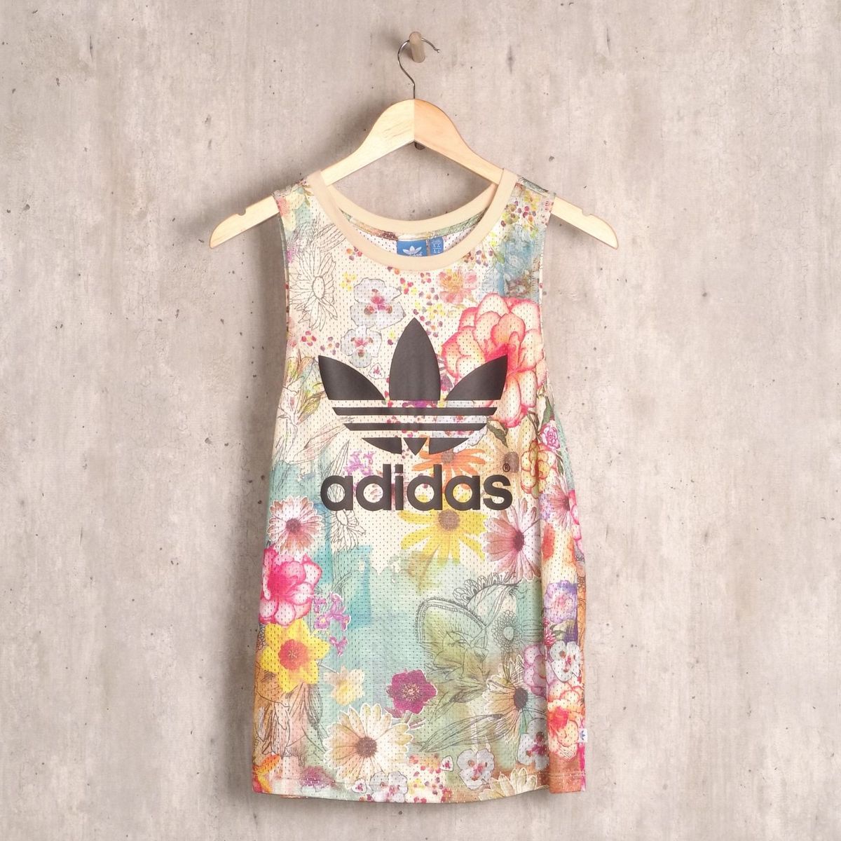 blusa adidas feminina colorida