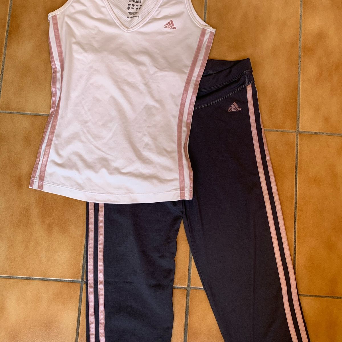 conjunto adidas feminino para academia