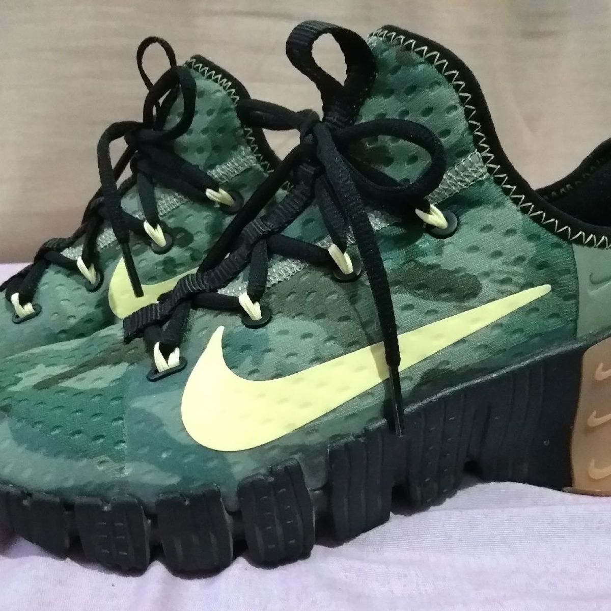 Nike metcon army sales green