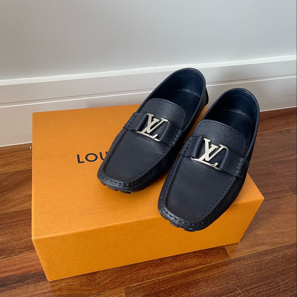 Louis Vuitton Sapato Mocassim LV