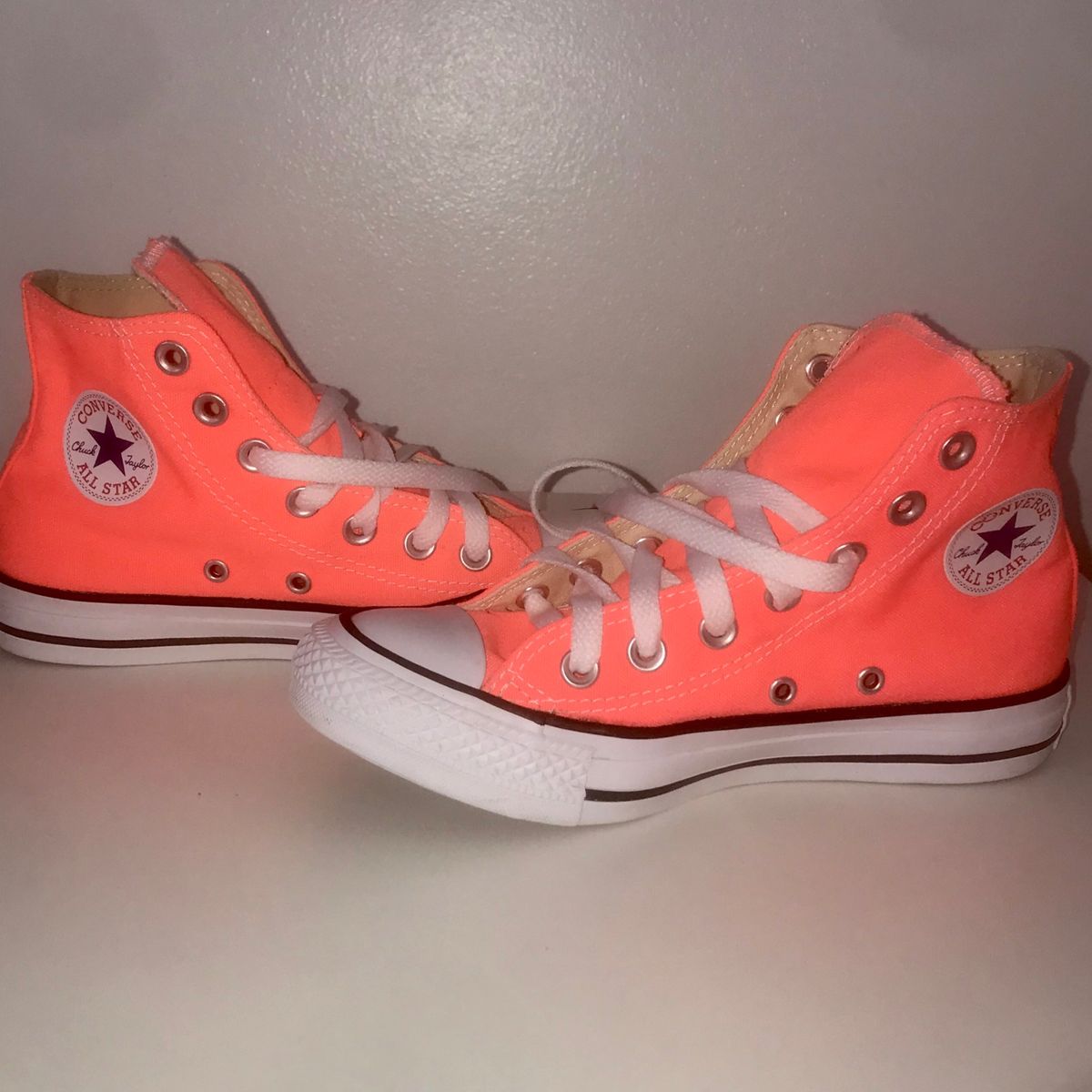 all star laranja neon