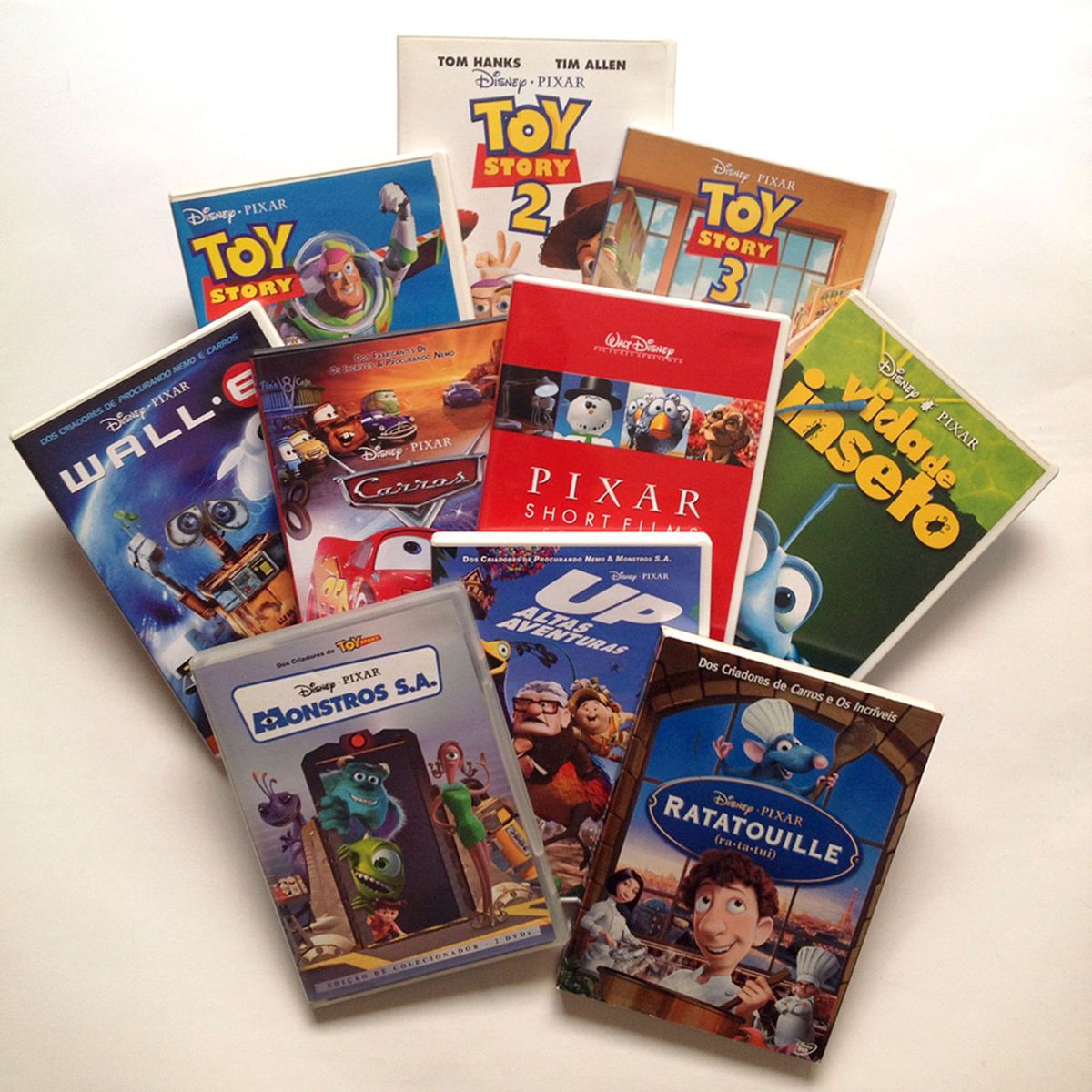 Coleção com 5 Filmes Infantis em Dvd Toy Story e Monstros Sa