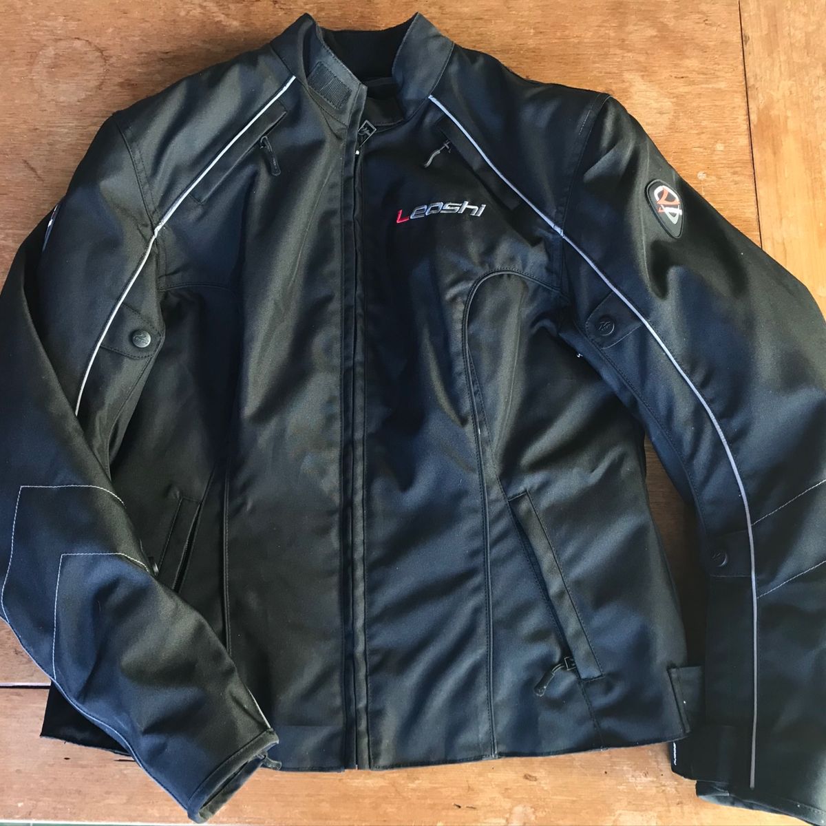 jaqueta leoshi