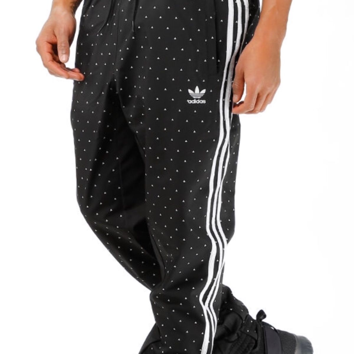 calça pharrell williams