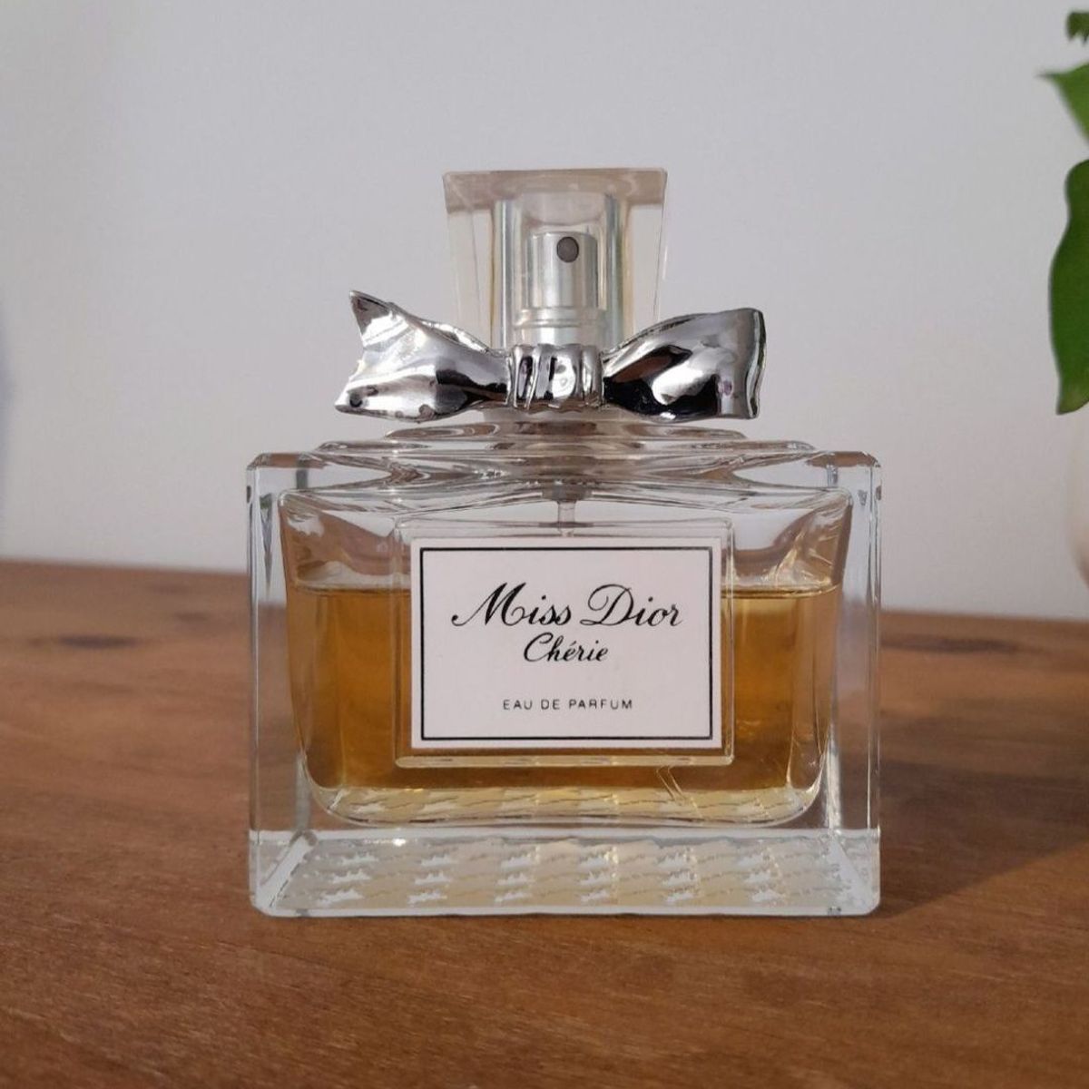 【廃盤】Miss Dior Chérie Eau de Parfum 100ml Perfume Miss Dior Cherie Descontinuado Pouco Uso Original | Dior