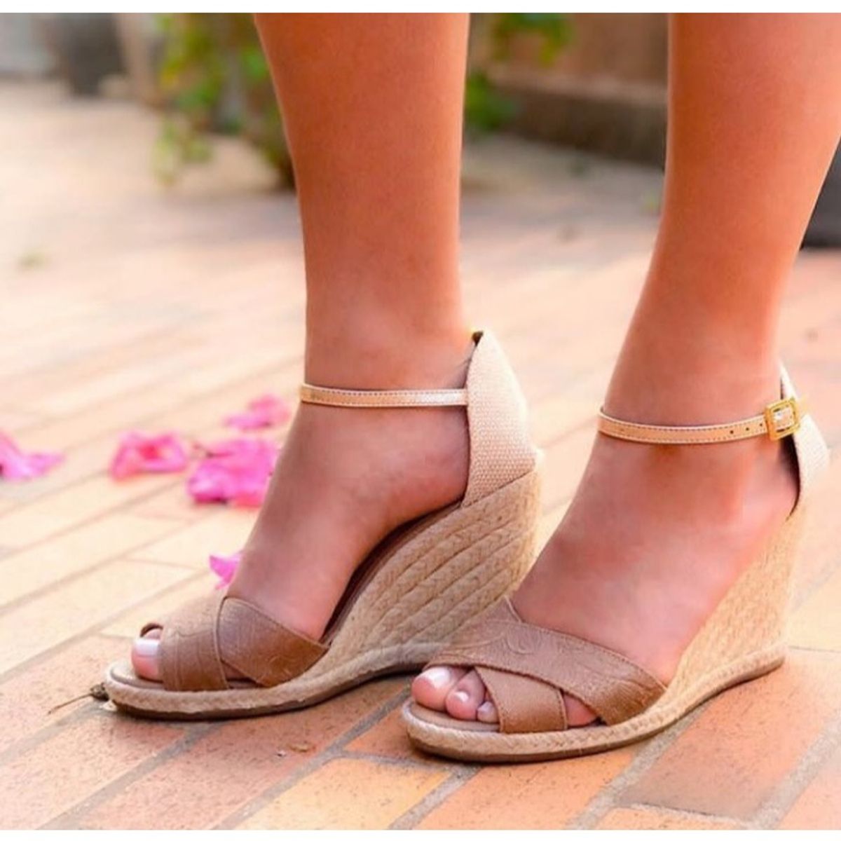 sandalia luz da lua dourada