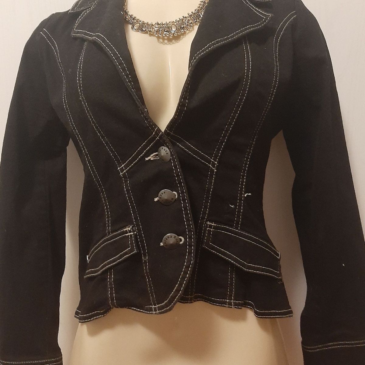 jaqueta jeans feminina morena rosa