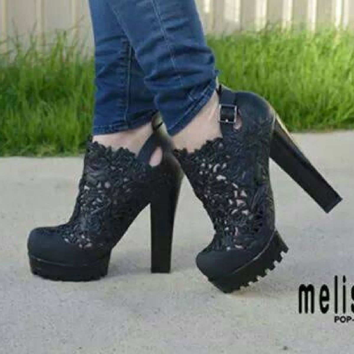 Armillary BOOTS ブラック FLOWER 24