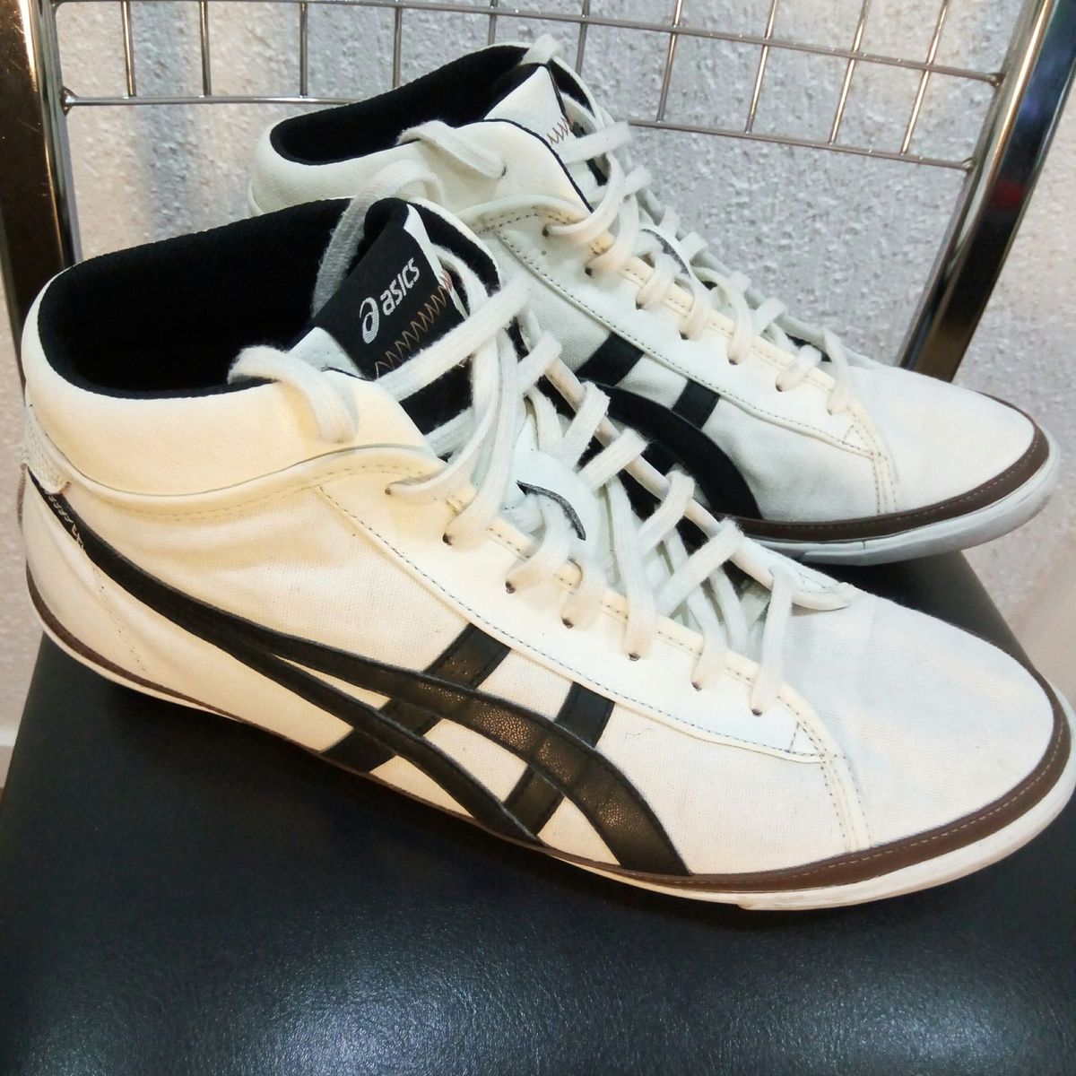 tenis asics botinha