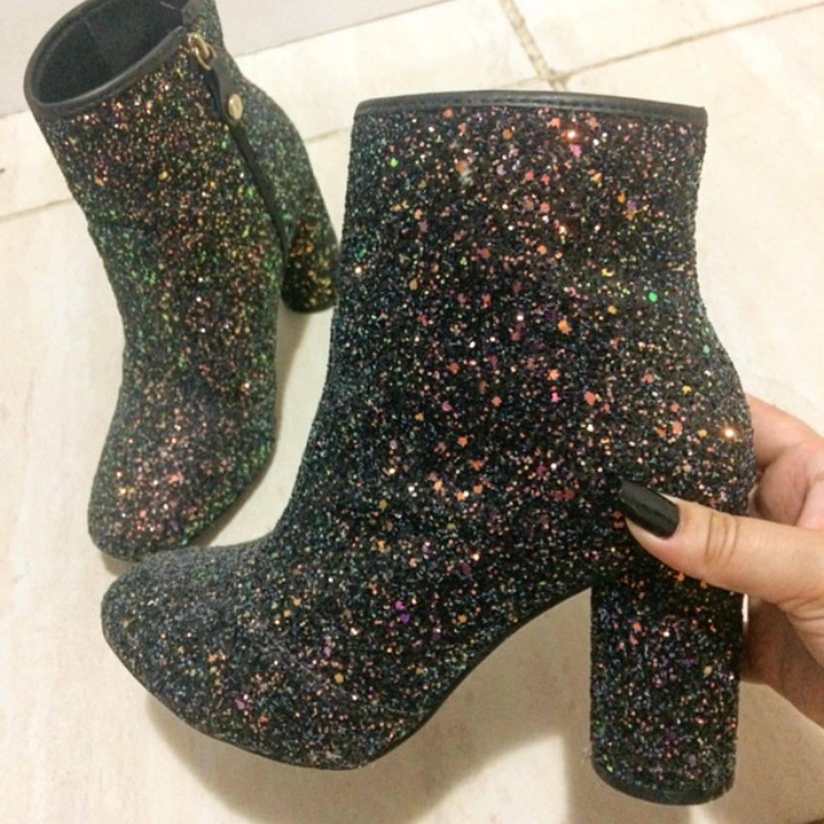 bota com brilho vizzano