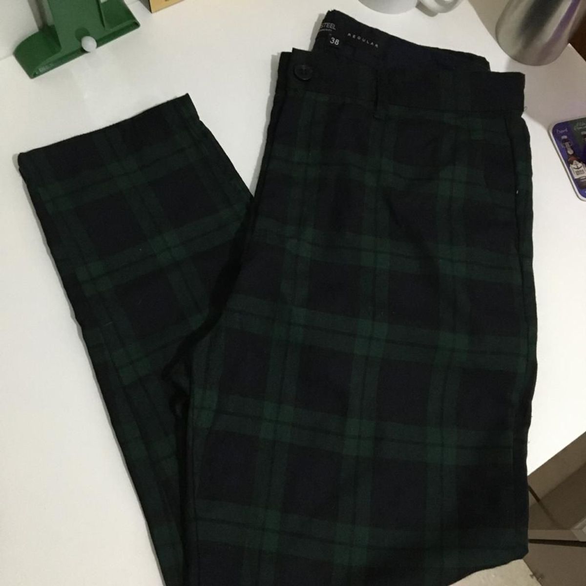 calça xadrez verde