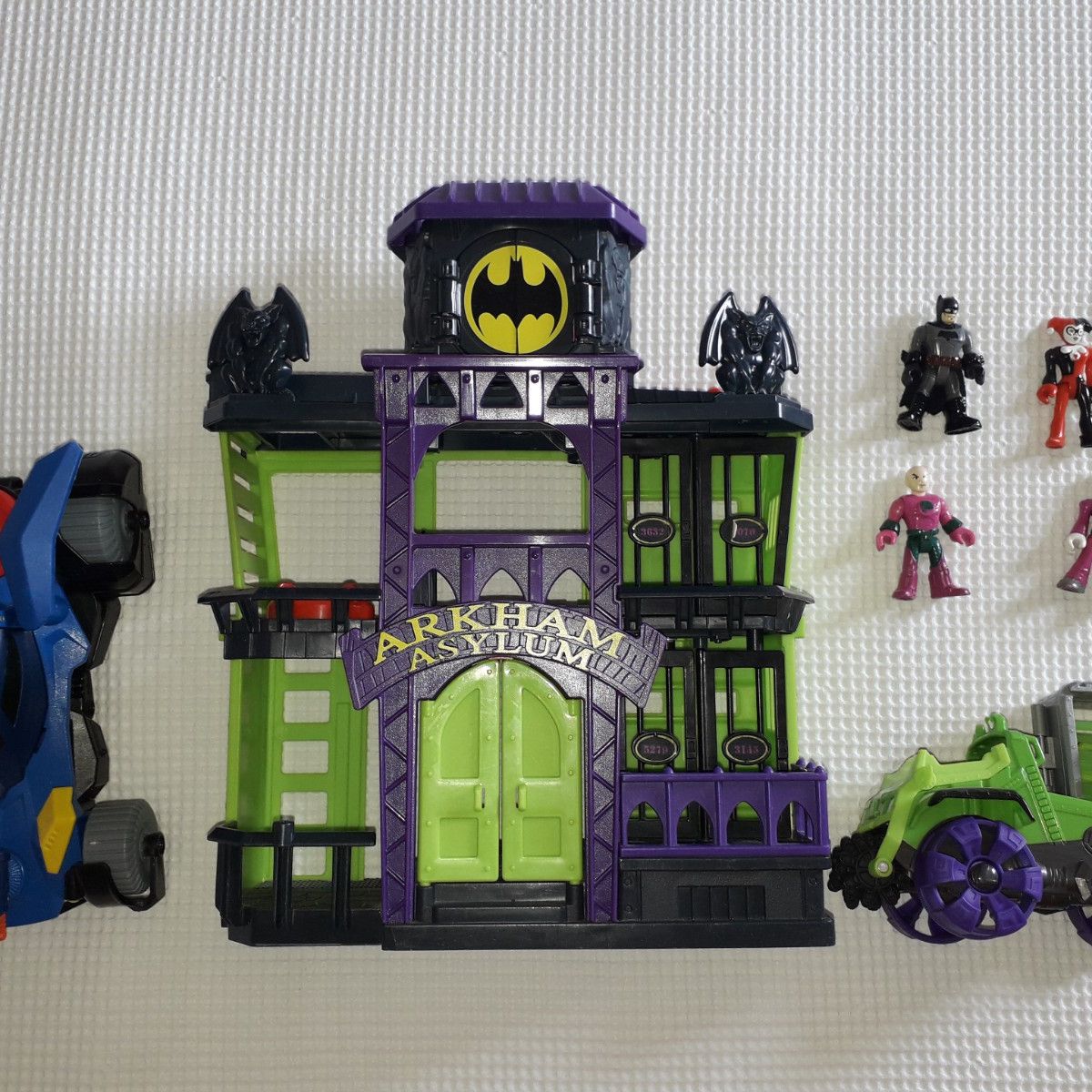 Batman e Coringa: Os toys de Arkham Asylum invadem sua mesa • Com Limão