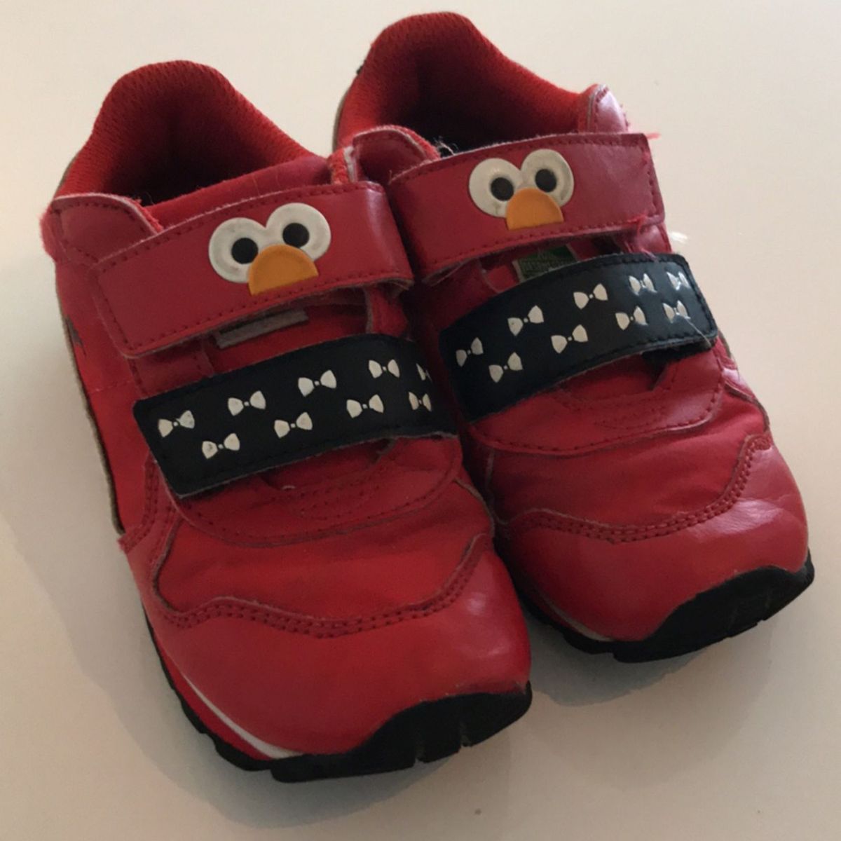 tênis infantil na elmo