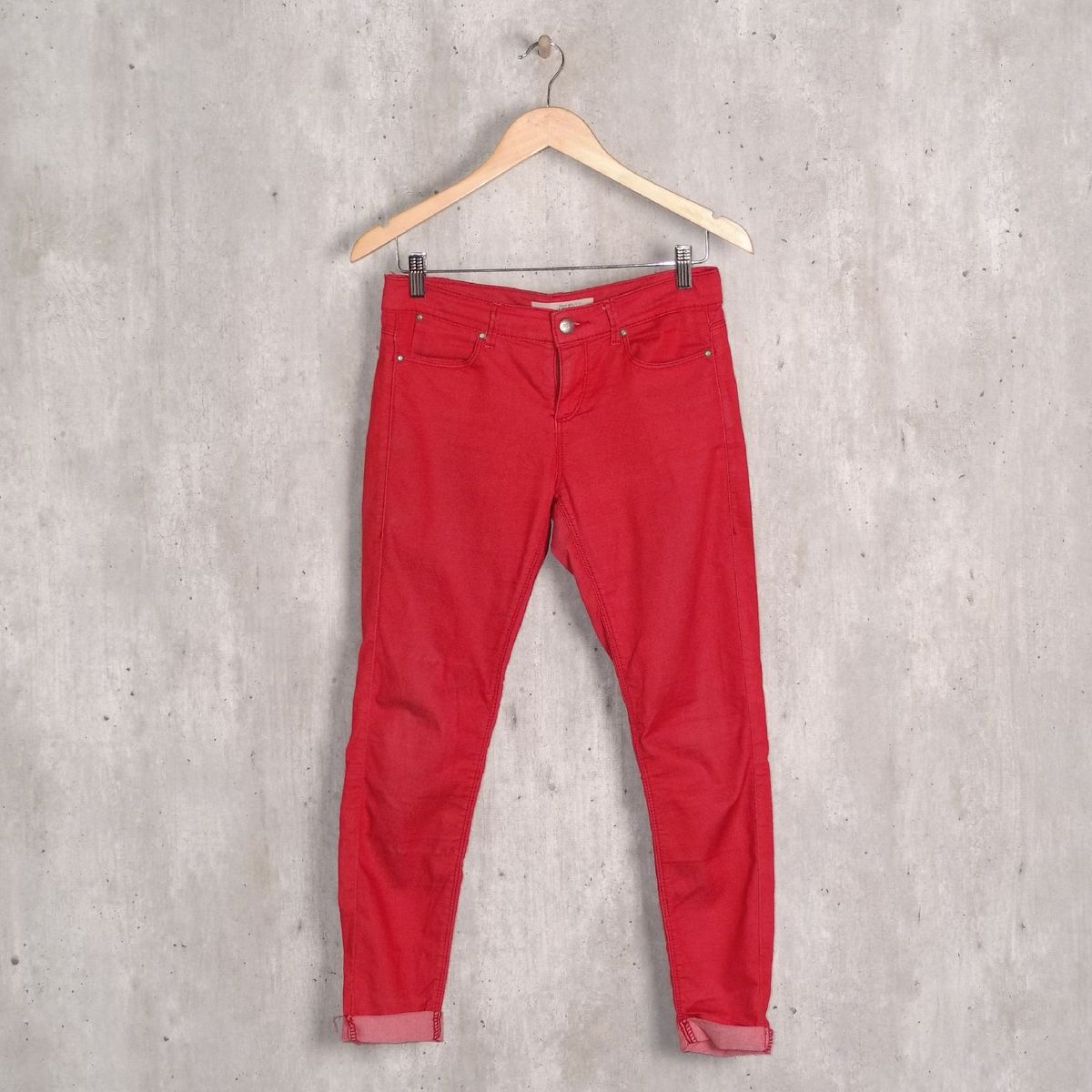 calça vermelha jeans
