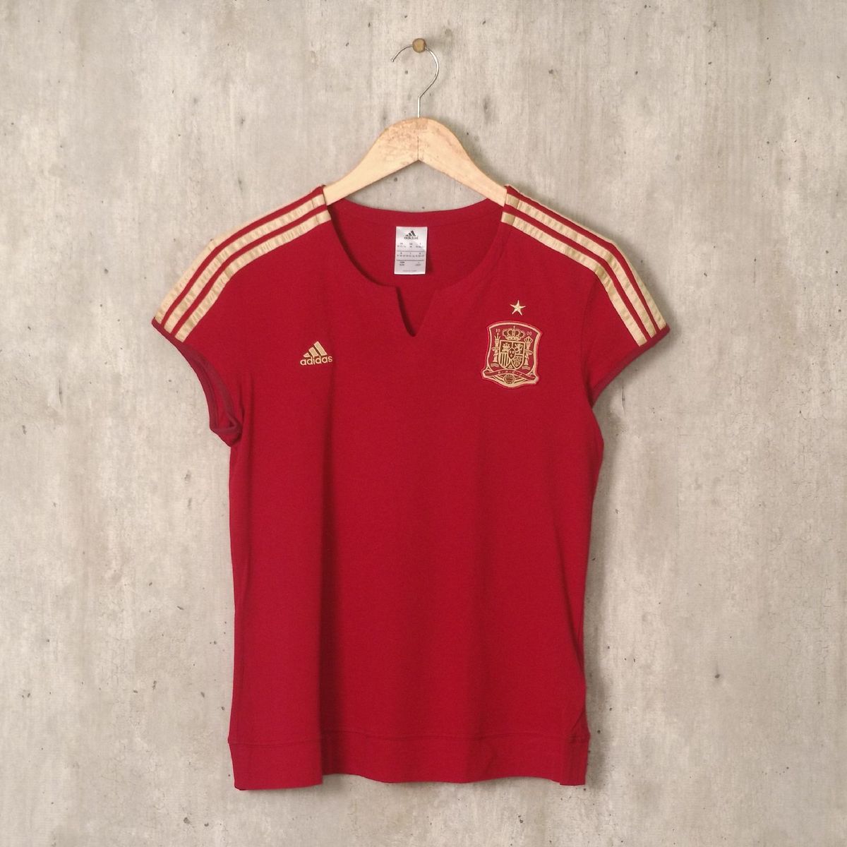 blusa adidas vinho